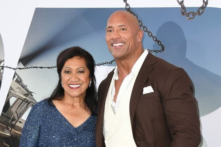 Dwayne Johnson reflekton se si mamaja e tij e frymëzoi suksesin e tij pas arrestimeve të shumta