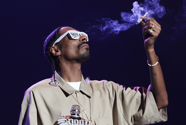 Snoop Dogg hap dyqanin e parë të Cannabis “S.W.E.D.”